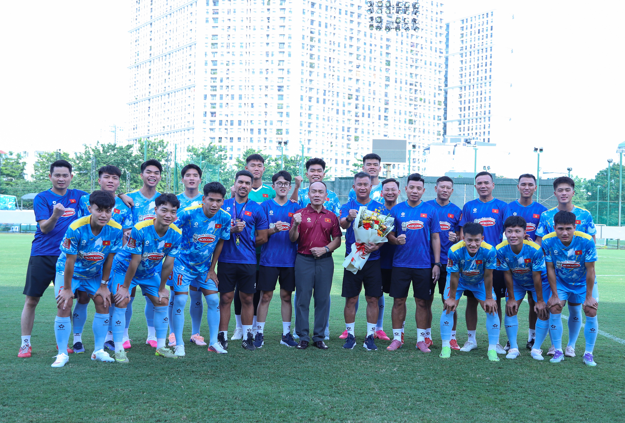 Tin nóng bóng đá Việt hôm nay 13/9: U23 Việt Nam sang Nhật Bản dự ASIAD; Sahako vào chung kết Cúp quốc gia futsal - Ảnh 1.