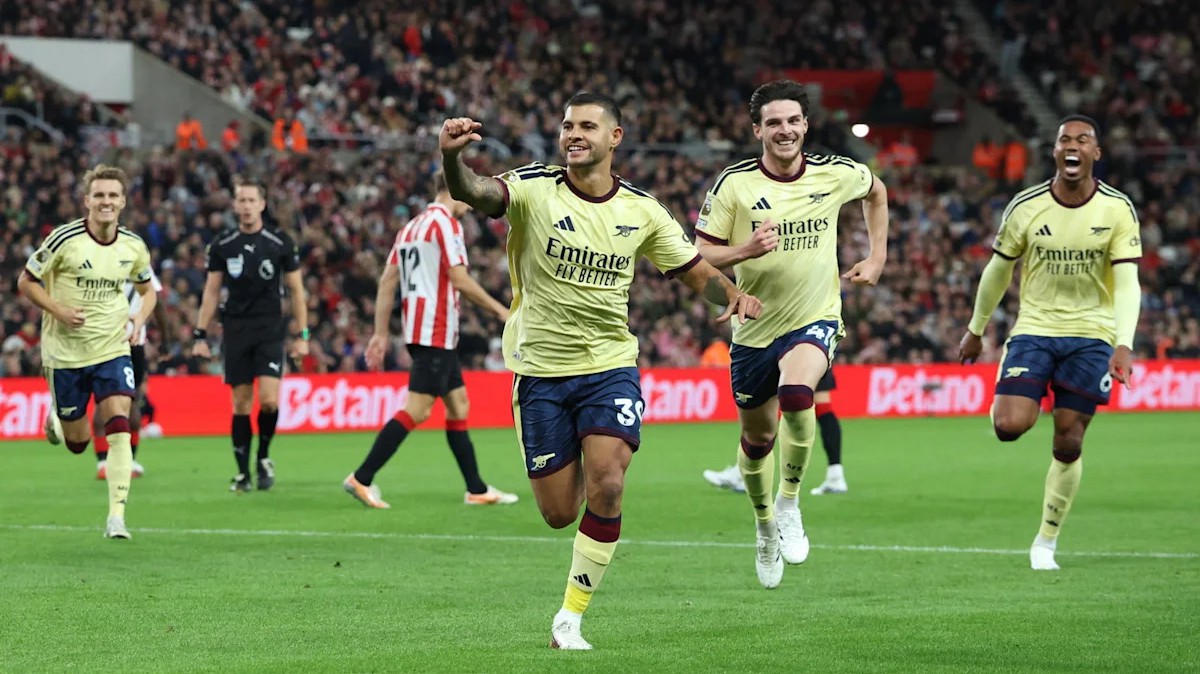 Premier League: Arsenal vẫn toàn thắng sau 4 vòng với sức mạnh của sự thực dụng
