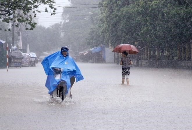 Cảnh báo mưa dông kèm lốc sét ở Hà Nội, lũ quét, sạt lở đất tại 6 tỉnh, thành phố Bắc Bộ, Trung Bộ - Ảnh 2. Cảnh báo mưa dông kèm lốc sét ở Hà Nội, lũ quét, sạt lở đất tại 6 tỉnh, thành phố Bắc Bộ, Trung Bộ - Ảnh 2.