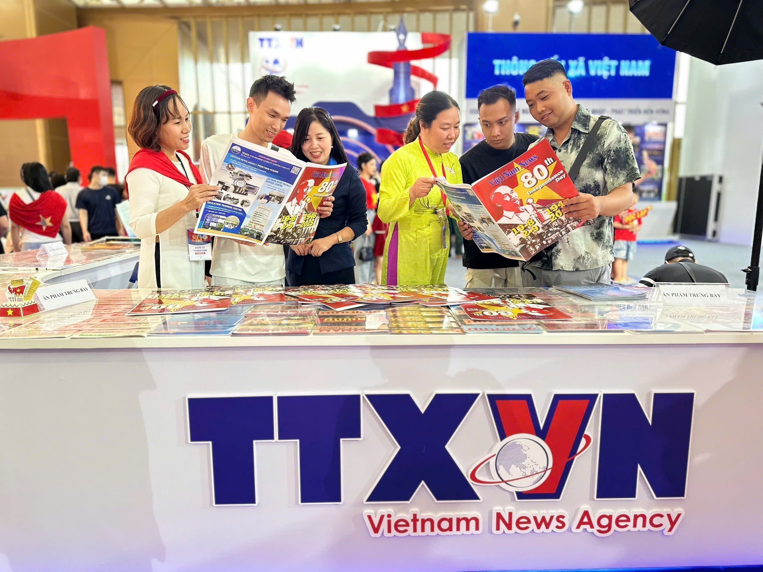 Gian trưng bày TTXVN - ảnh 7