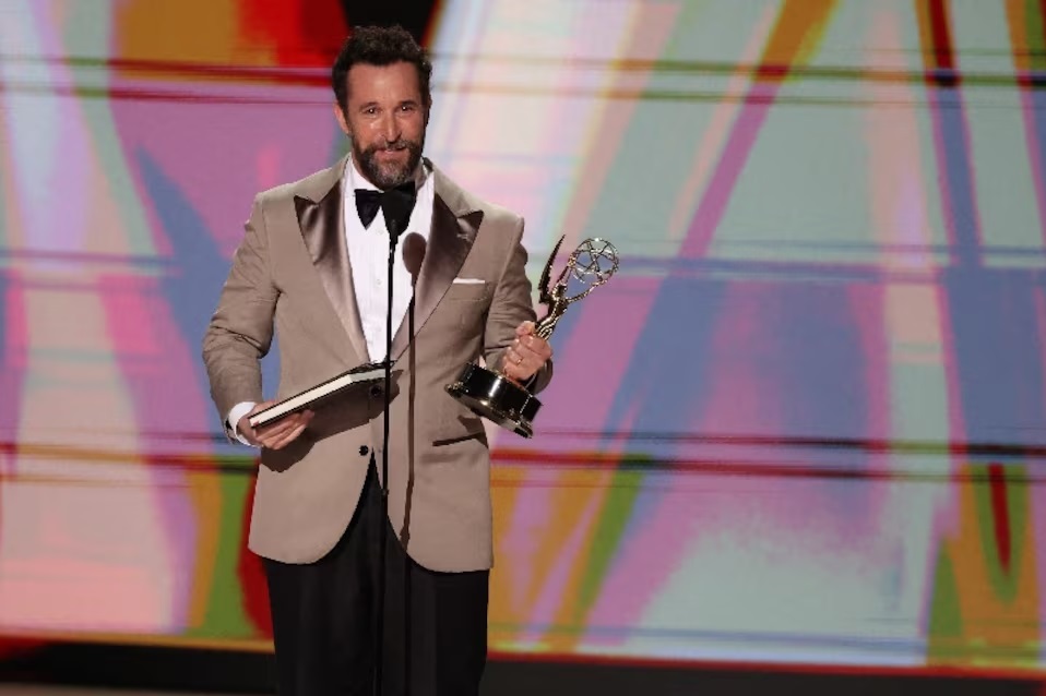 Primetime Emmy 2026: 'Widow's Bay' thắng lớn, Matthew Rhys cùng các bạn diễn thắng giải - Ảnh 5.