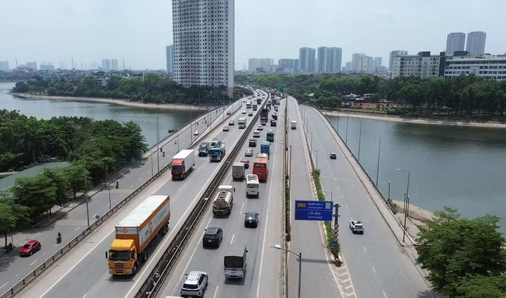 Đề xuất bỏ làn dừng xe khẩn cấp, tổ chức lưu thông 3 làn xe tuyến Vành đai 3 trên cao ở Hà Nội - Ảnh 1.