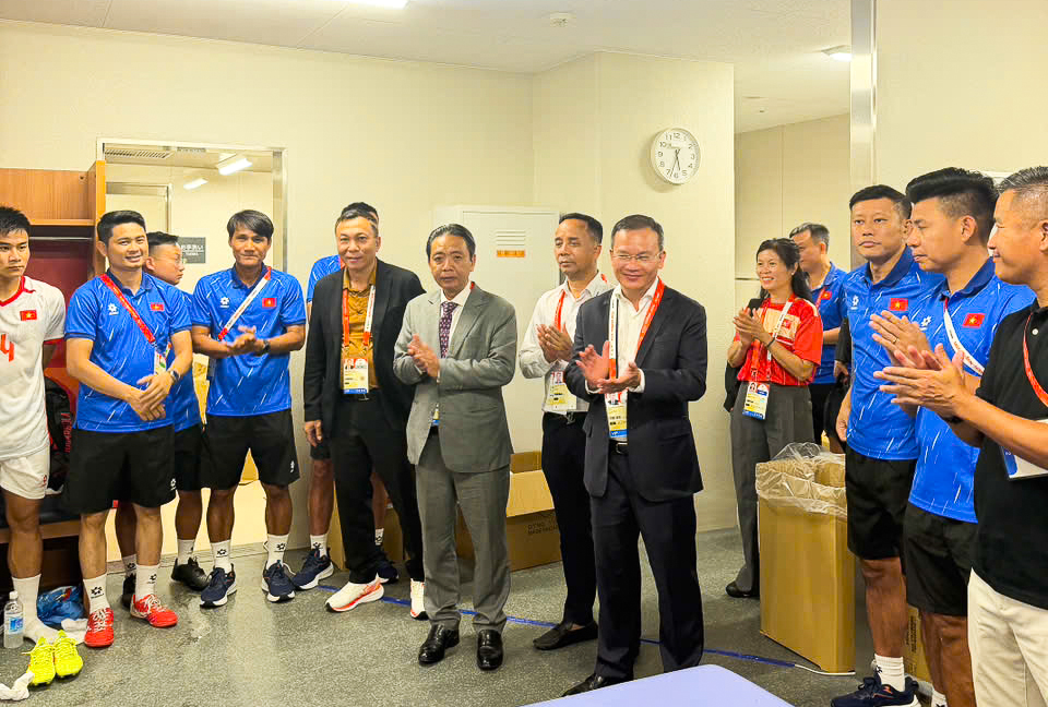 U23 Việt Nam được biểu dương sau trận thắng Philippines - Ảnh 1. U23 Việt Nam được biểu dương sau trận thắng Philippines - Ảnh 1.