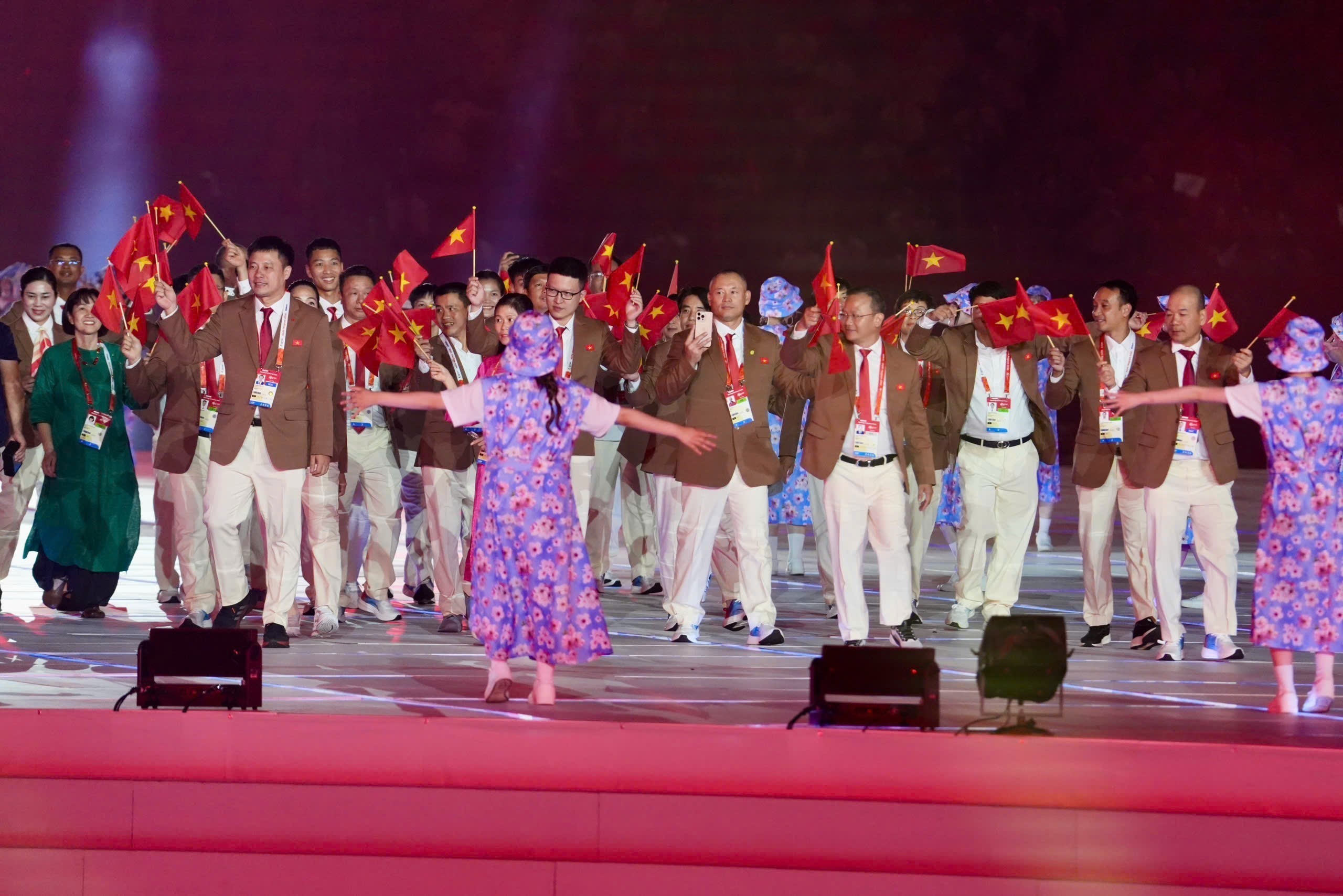 Đoàn thể thao Việt Nam góp mặt ở lễ khai mạc ASIAD 2026 - Ảnh 2. Đoàn thể thao Việt Nam góp mặt ở lễ khai mạc ASIAD 2026 - Ảnh 2.