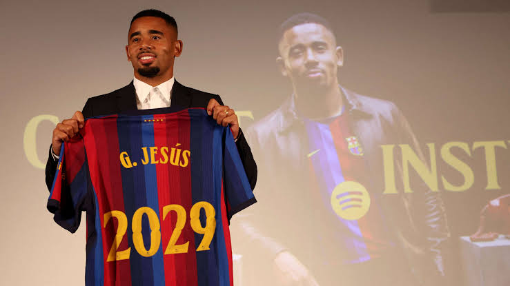 Barcelona: Flick sẽ đi săn với một con mèo? - Ảnh 1. Barcelona: Flick sẽ đi săn với một con mèo? - Ảnh 1.