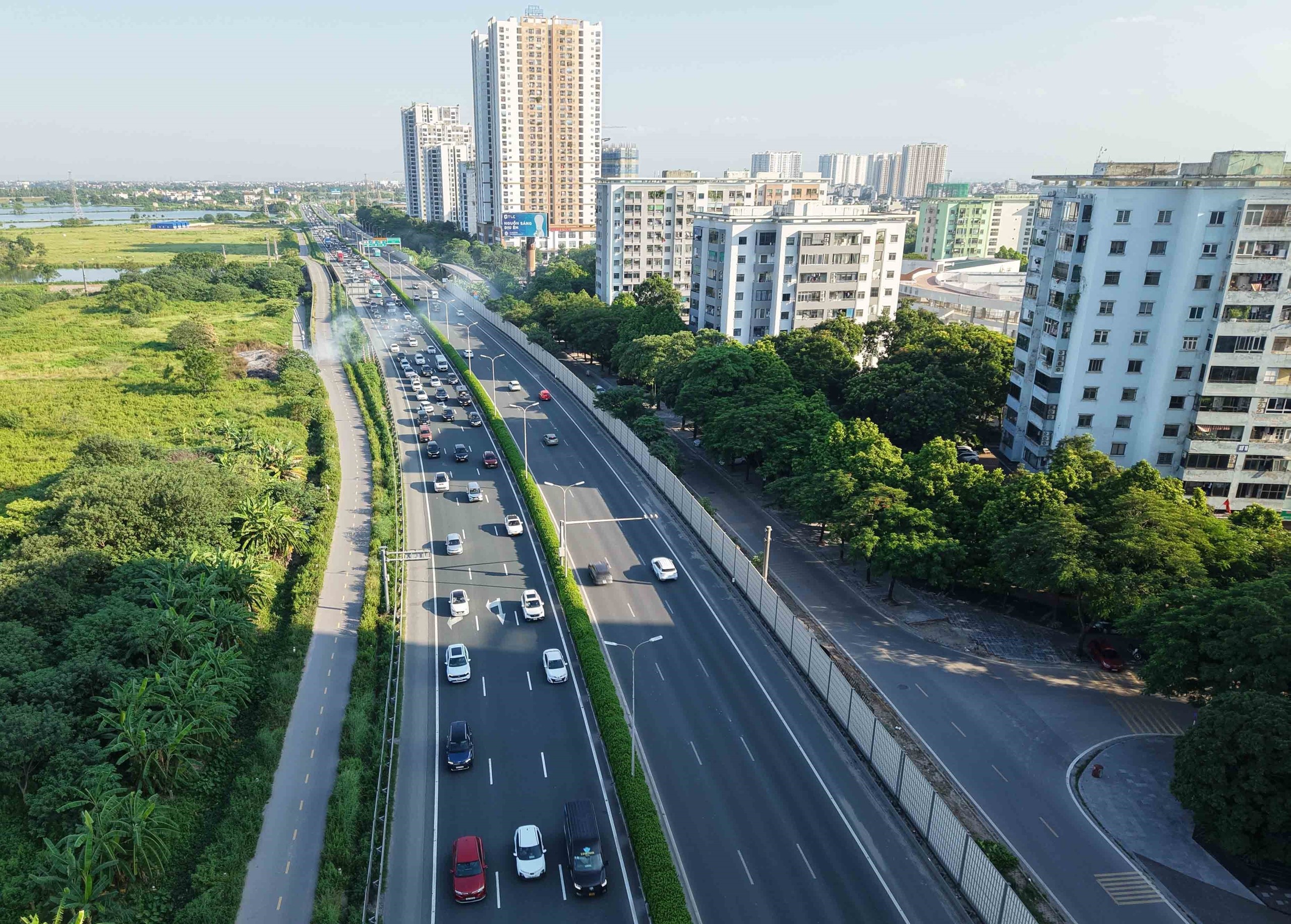 Lượng phương tiện tăng nhanh ở cửa ngõ phía Nam Thủ đô - Ảnh 11. Lượng phương tiện tăng nhanh ở cửa ngõ phía Nam Thủ đô - Ảnh 11.
