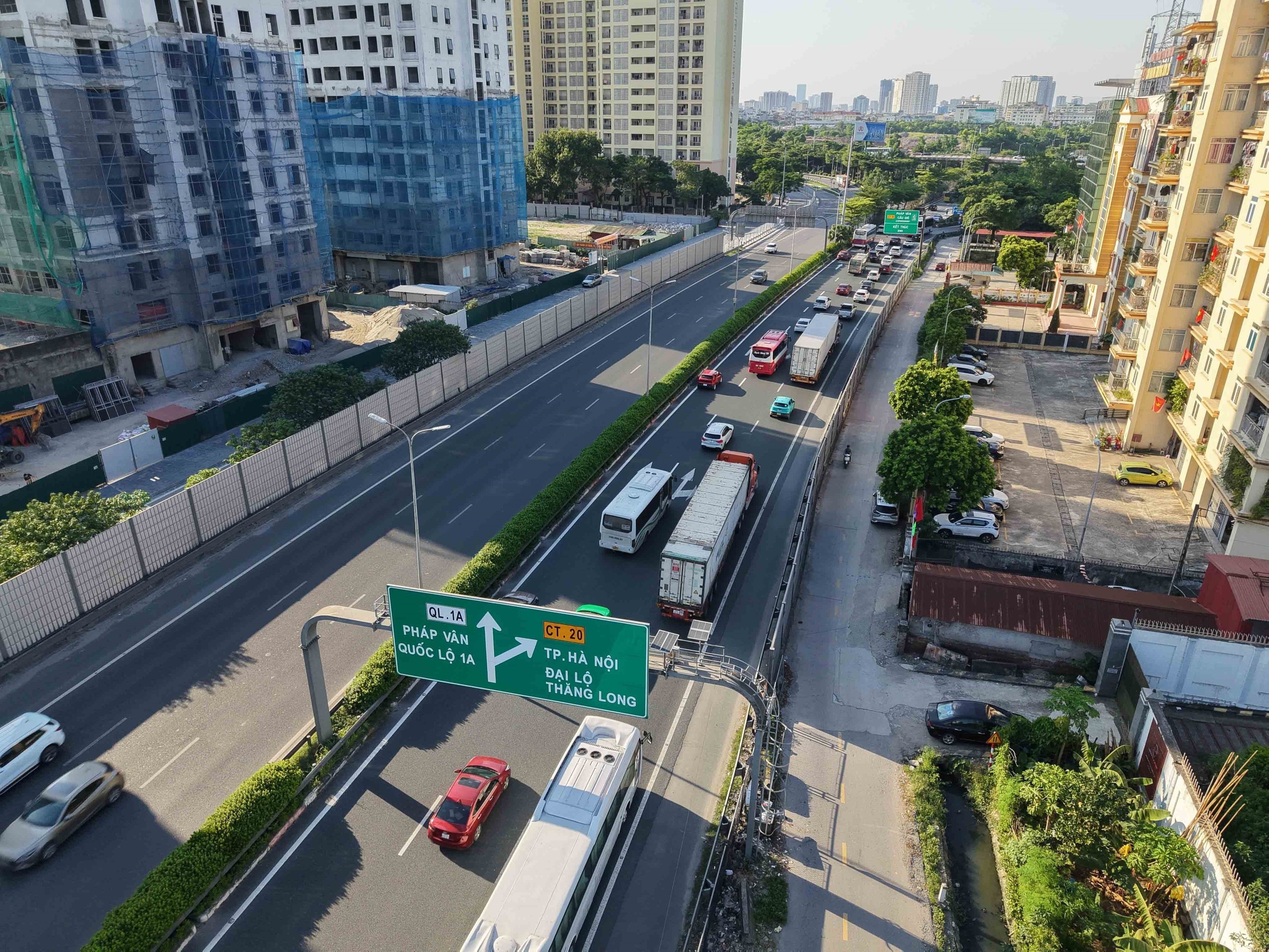 Lượng phương tiện tăng nhanh ở cửa ngõ phía Nam Thủ đô - Ảnh 12. Lượng phương tiện tăng nhanh ở cửa ngõ phía Nam Thủ đô - Ảnh 12.