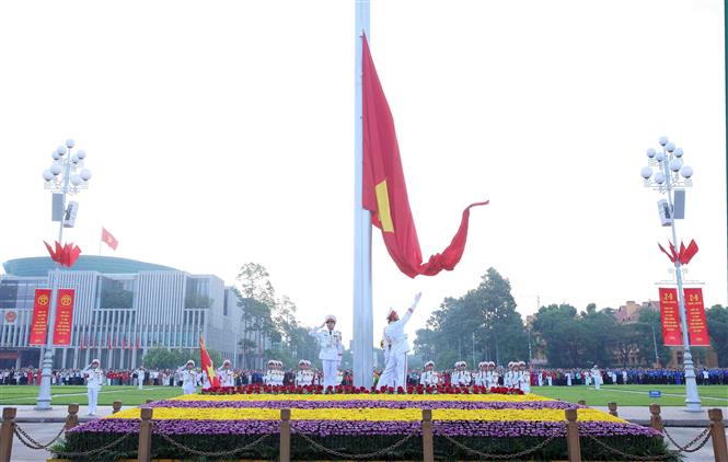 Tổ quốc, ta yêu Người mãi mãi! - Ảnh 2. Tổ quốc, ta yêu Người mãi mãi! - Ảnh 2.
