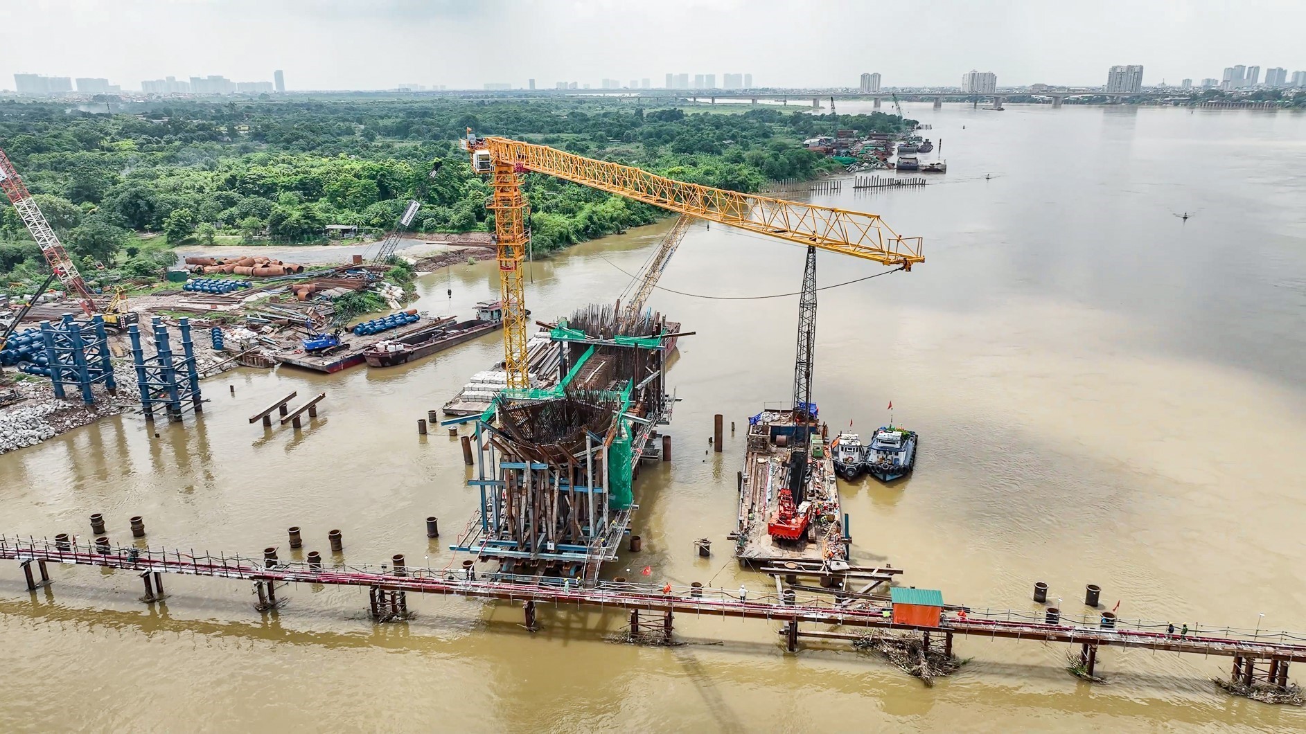 Công trường cầu Trần Hưng Đạo - ảnh 10
