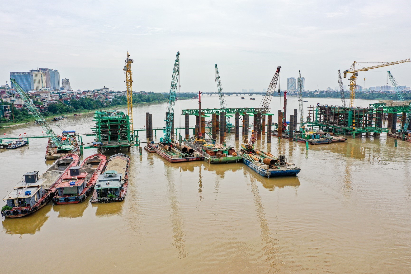 Công trường cầu Trần Hưng Đạo - ảnh 7