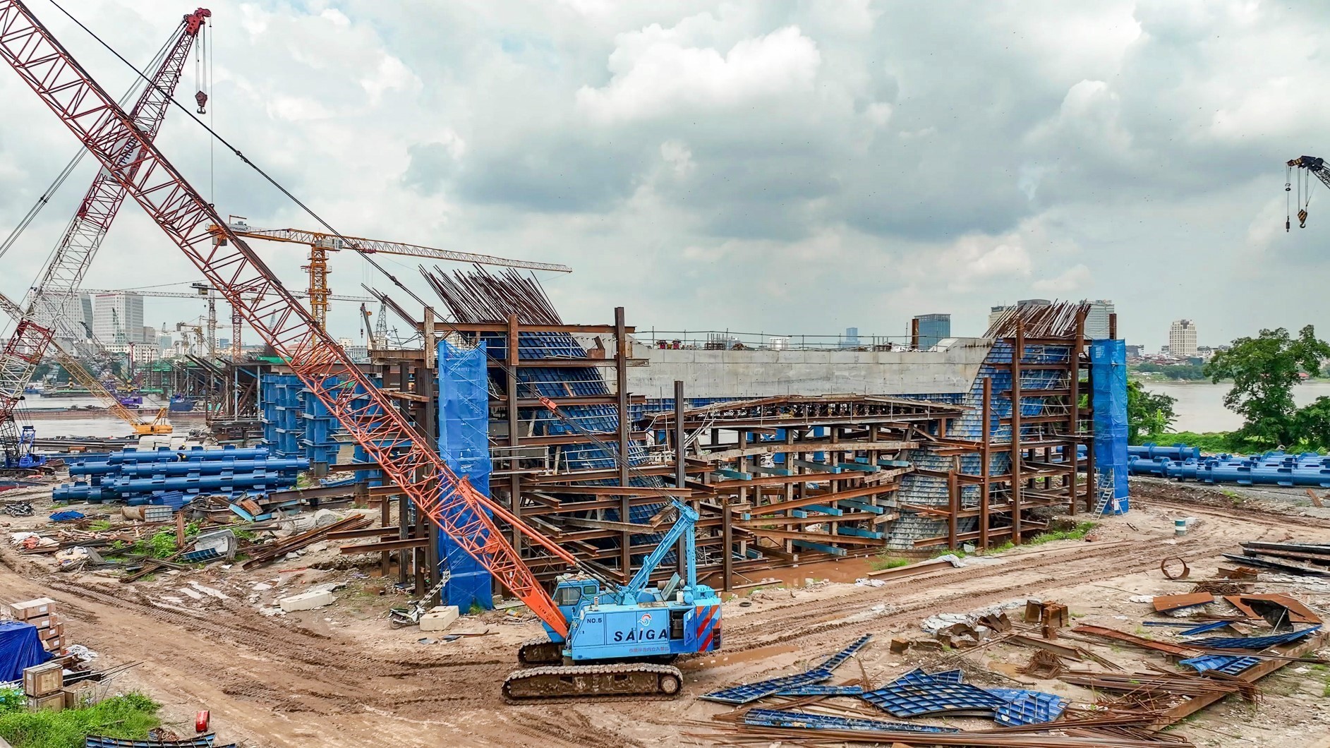 Công trường cầu Trần Hưng Đạo - ảnh 6