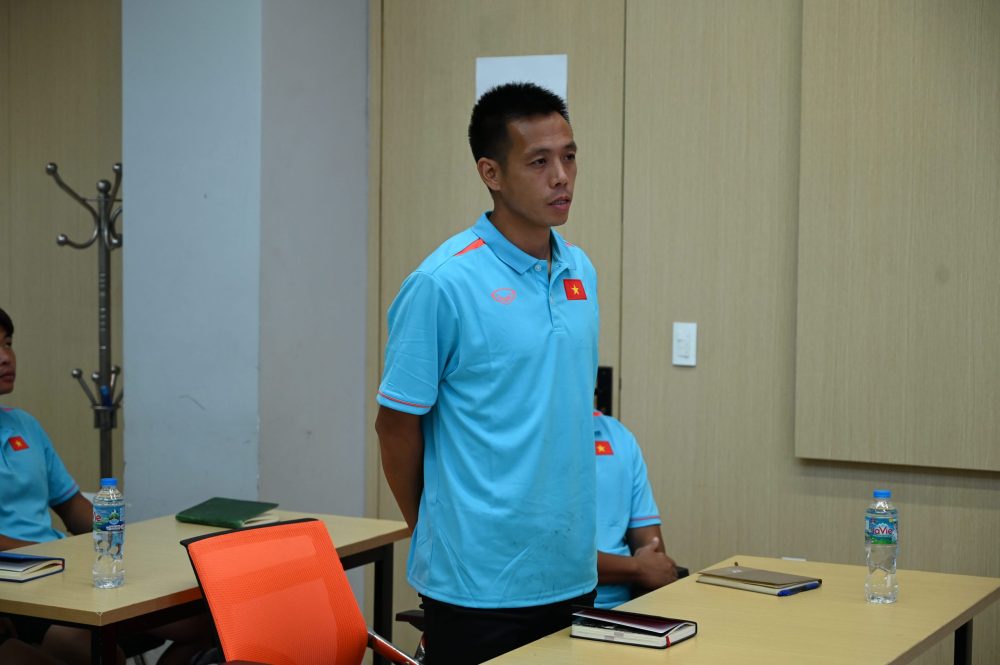 Tin nóng bóng đá Việt hôm nay 23/9: Đội tuyển Việt Nam sang Indonesia; U23 Việt Nam đón tin vui trước trận gặp Hàn Quốc - Ảnh 2.