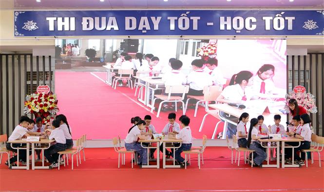 Sắp xếp lại đội ngũ, khắc phục tình trạng thừa thiếu giáo viên cục bộ - Ảnh 1.