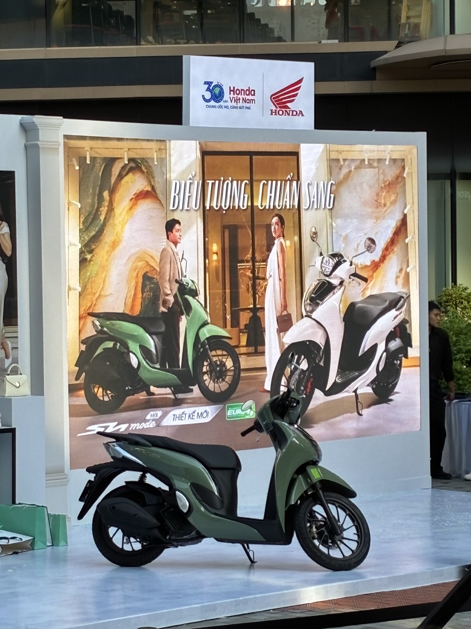 Honda Sh mode 2027 "xanh" bằng Euro4, giá tăng nhẹ - Ảnh 1. Honda Sh mode 2027 "xanh" bằng Euro4, giá tăng nhẹ - Ảnh 1.