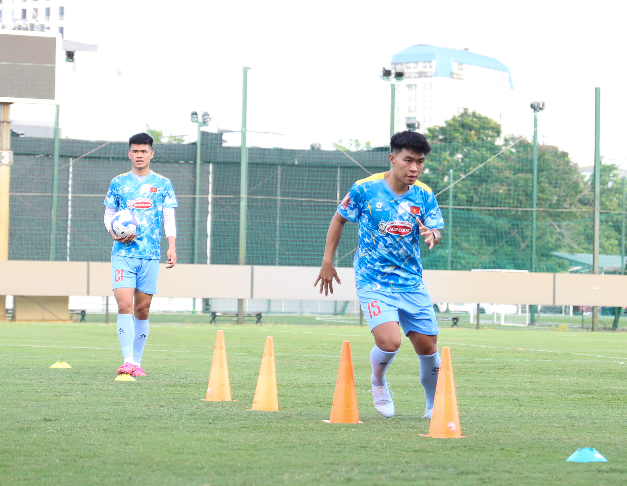 Tin nóng bóng đá Việt hôm nay 24/9: Đội tuyển Việt Nam nhập cuộc tại FIFA Asean Cup; U23 Việt Nam gặp khó - Ảnh 2. Tin nóng bóng đá Việt hôm nay 24/9: Đội tuyển Việt Nam nhập cuộc tại FIFA Asean Cup; U23 Việt Nam gặp khó - Ảnh 2.
