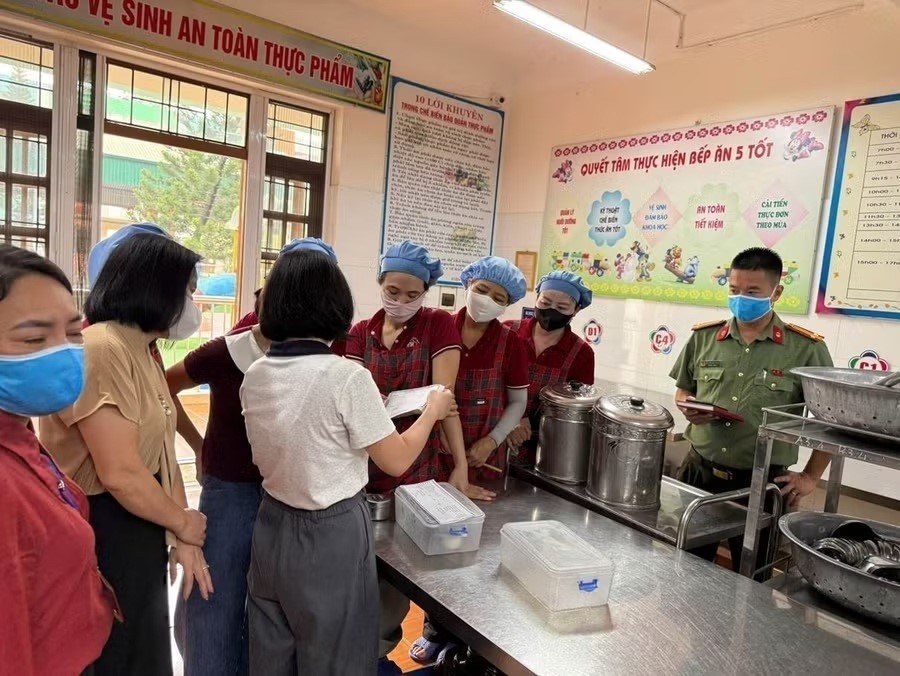 Thủ tướng Chính phủ chỉ đạo một số vấn đề "nóng" trong giáo dục và đào tạo - Ảnh 3. Thủ tướng Chính phủ chỉ đạo một số vấn đề "nóng" trong giáo dục và đào tạo - Ảnh 3.