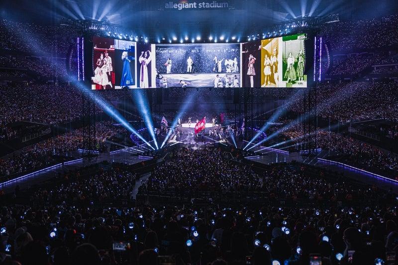 BTS vượt doanh thu cả năm của Beyoncé chỉ sau 38 đêm diễn - Ảnh 2. BTS vượt doanh thu cả năm của Beyoncé chỉ sau 38 đêm diễn - Ảnh 2.