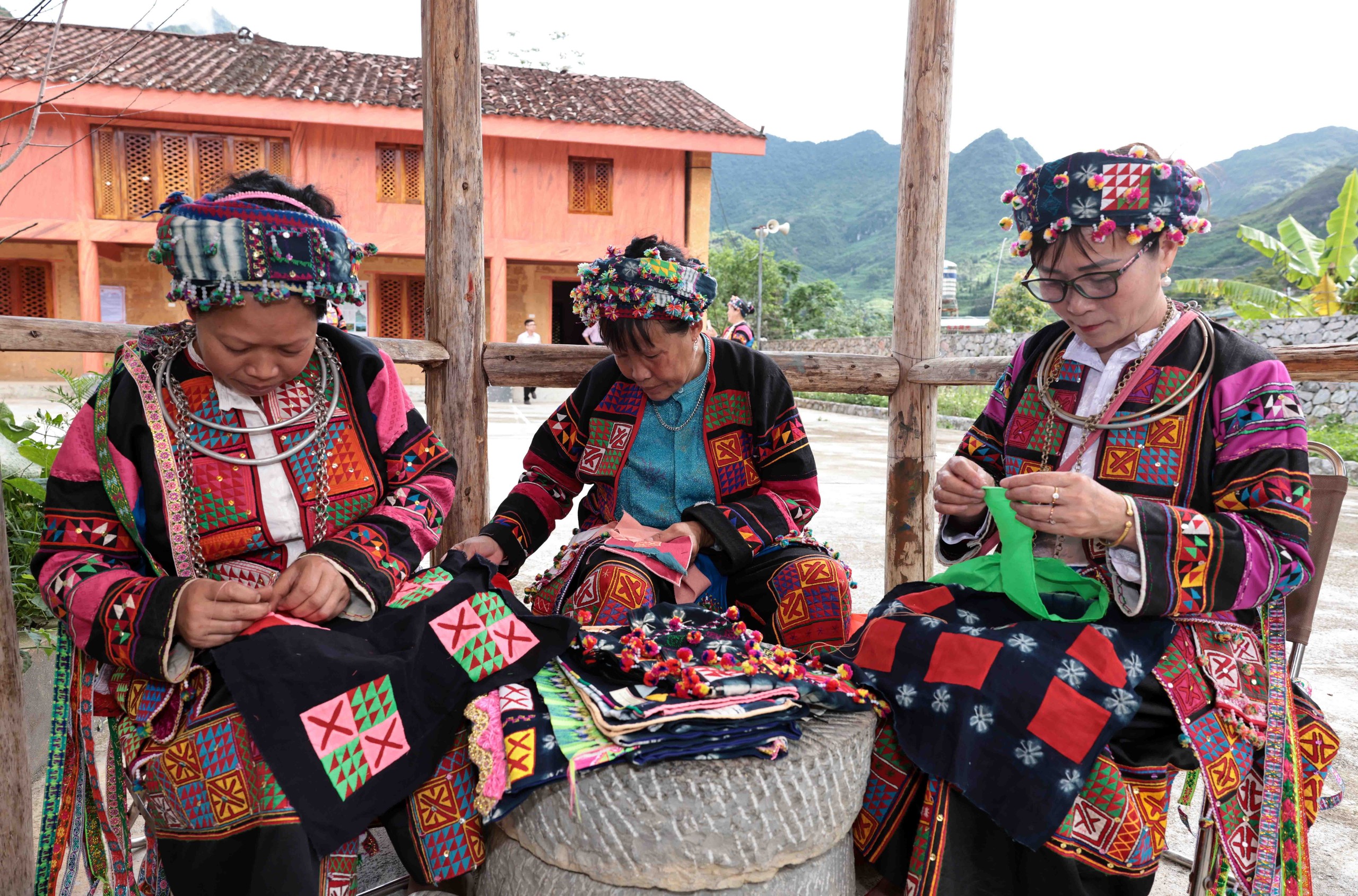 Trang phục truyền thống người Lô Lô