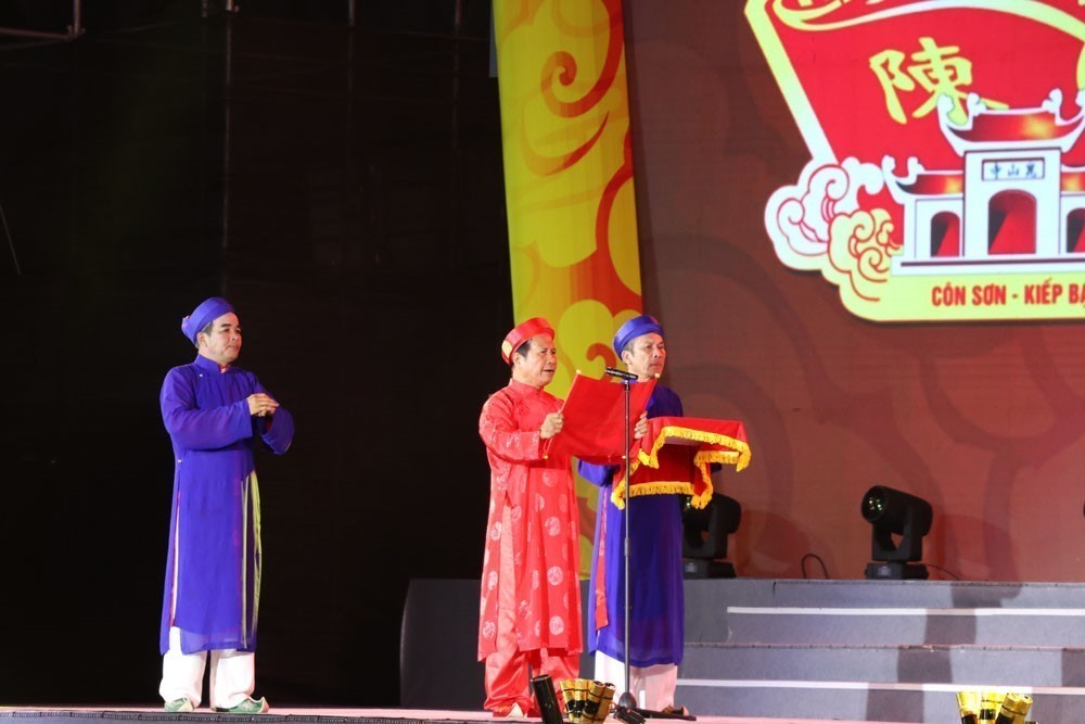Phó Thủ tướng Lê Tiến Châu dự khai hội Côn Sơn, Kiếp Bạc mùa Thu 2026 - Ảnh 2. Phó Thủ tướng Lê Tiến Châu dự khai hội Côn Sơn, Kiếp Bạc mùa Thu 2026 - Ảnh 2.