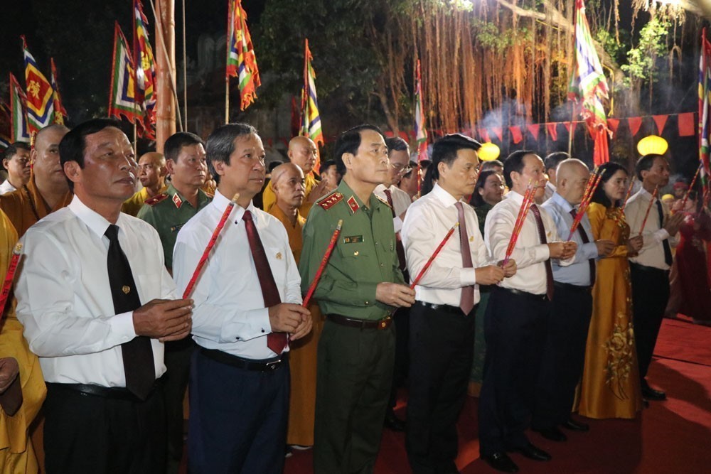 Phó Thủ tướng Lê Tiến Châu dự khai hội Côn Sơn, Kiếp Bạc mùa Thu 2026 - Ảnh 1. Phó Thủ tướng Lê Tiến Châu dự khai hội Côn Sơn, Kiếp Bạc mùa Thu 2026 - Ảnh 1.