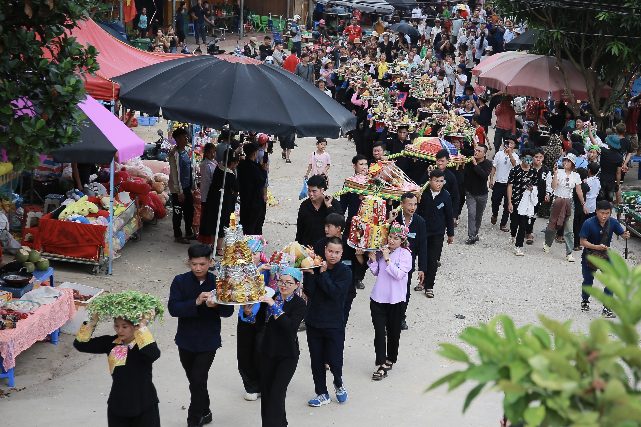 Chợ Phong lưu Khau Vai