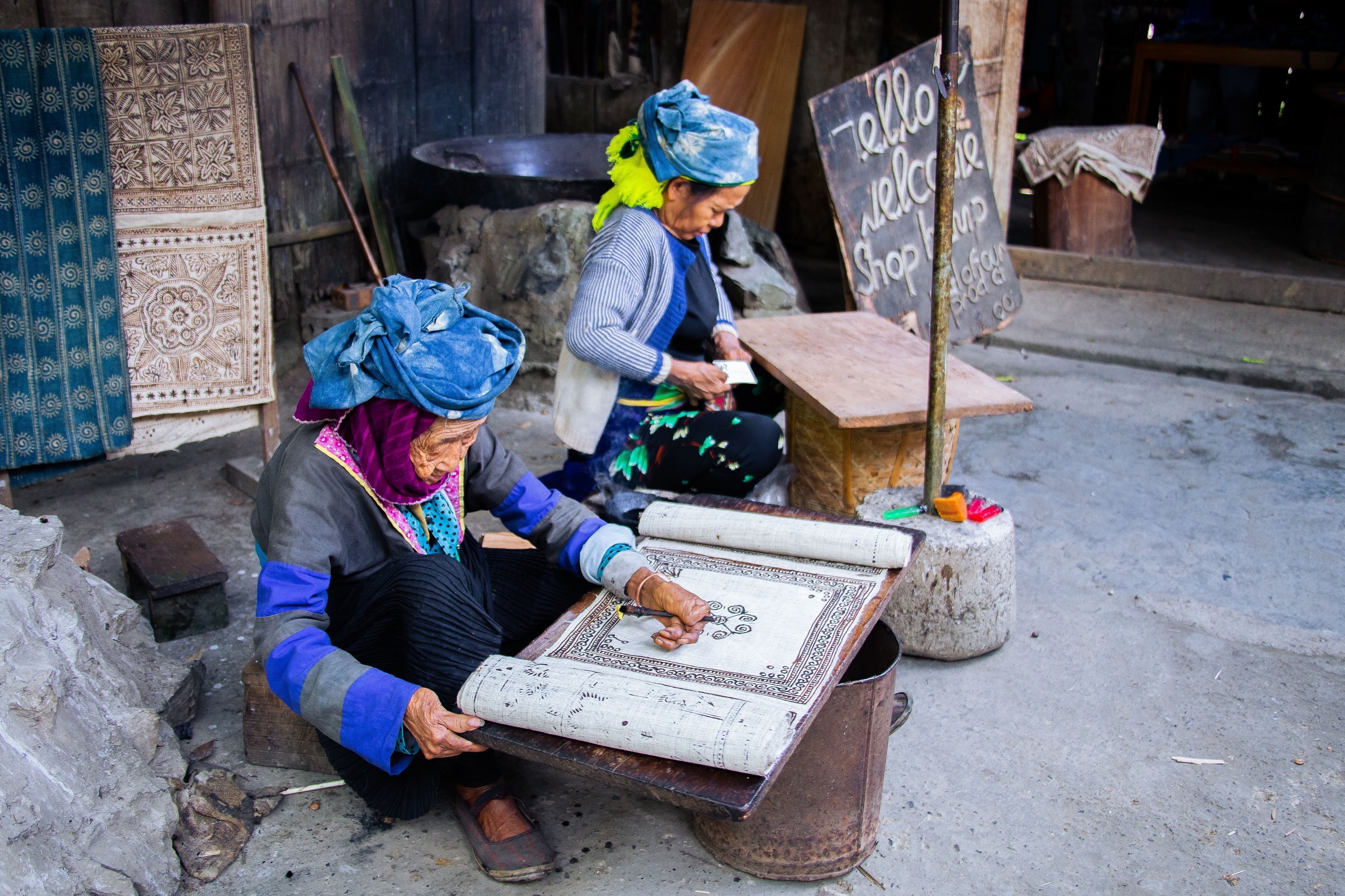 Nghề dệt lanh truyền thống của người Mông ở Lùng Tám