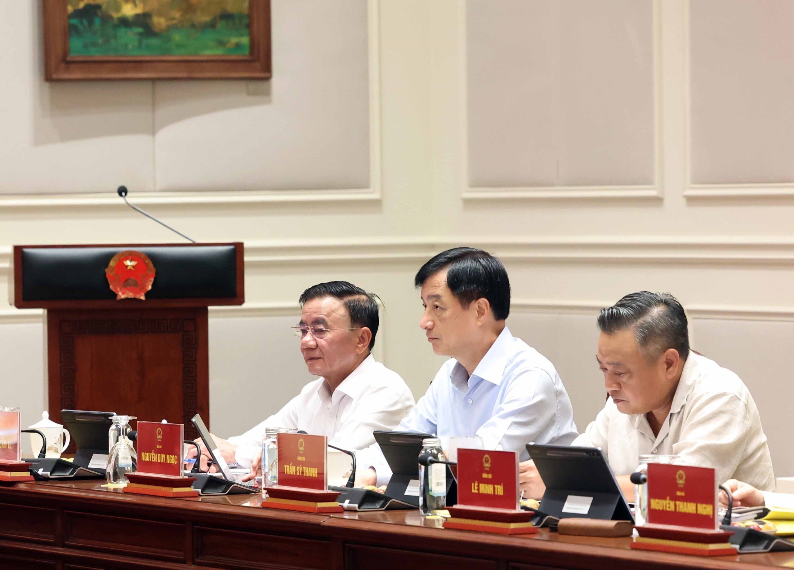 Các đại biểu tham dự phiên họp