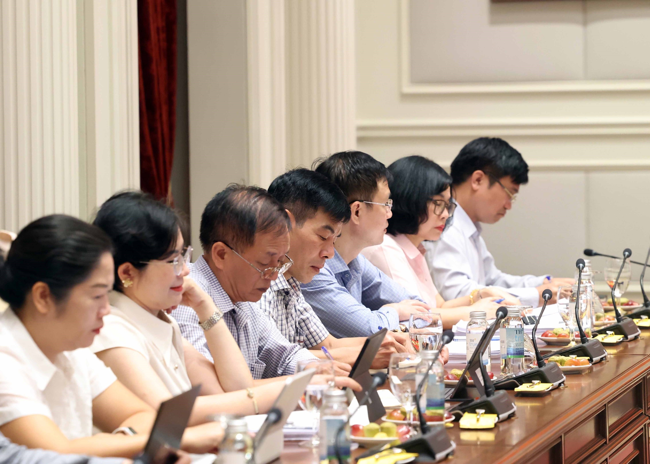 Các đại biểu tham dự phiên họp