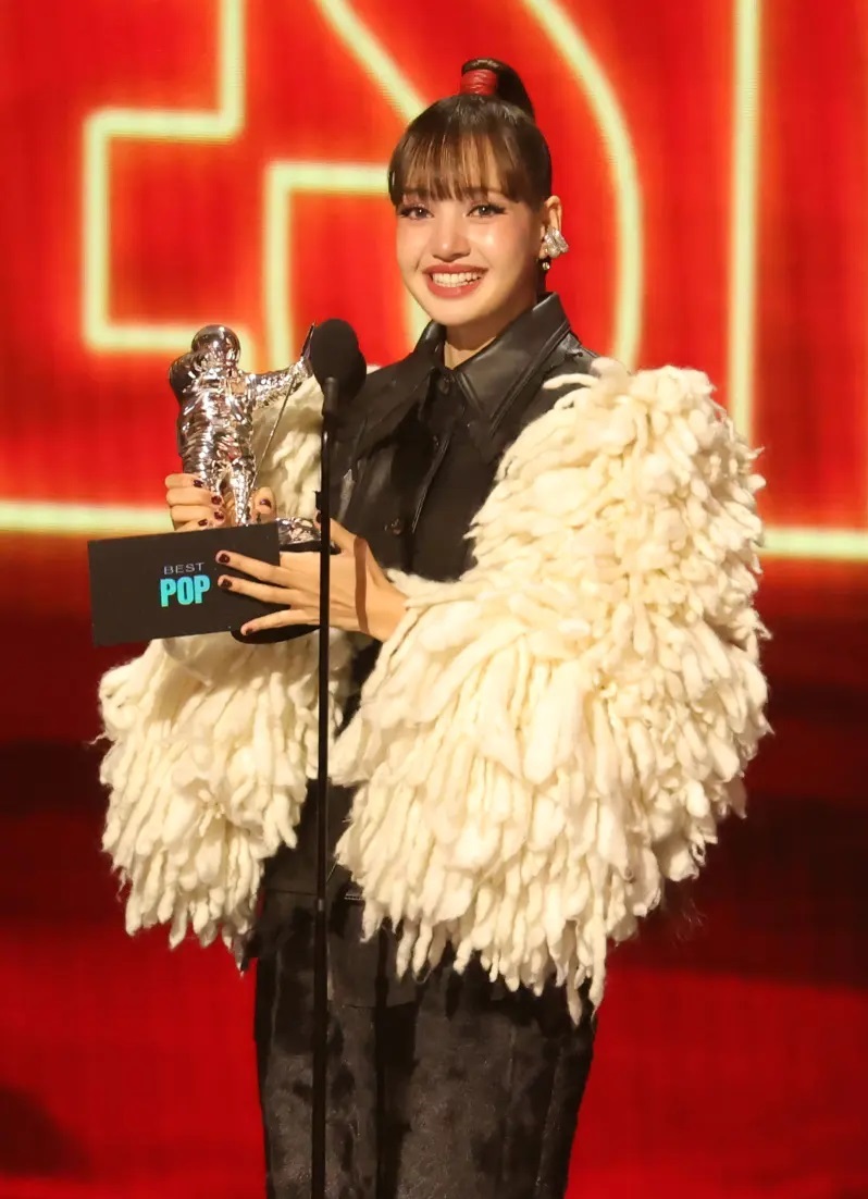 MTV VMA 2026: Taylor Swift trở thành nghệ sĩ được trao nhiều giải nhất lịch sử - Ảnh 6. MTV VMA 2026: Taylor Swift trở thành nghệ sĩ được trao nhiều giải nhất lịch sử - Ảnh 6.
