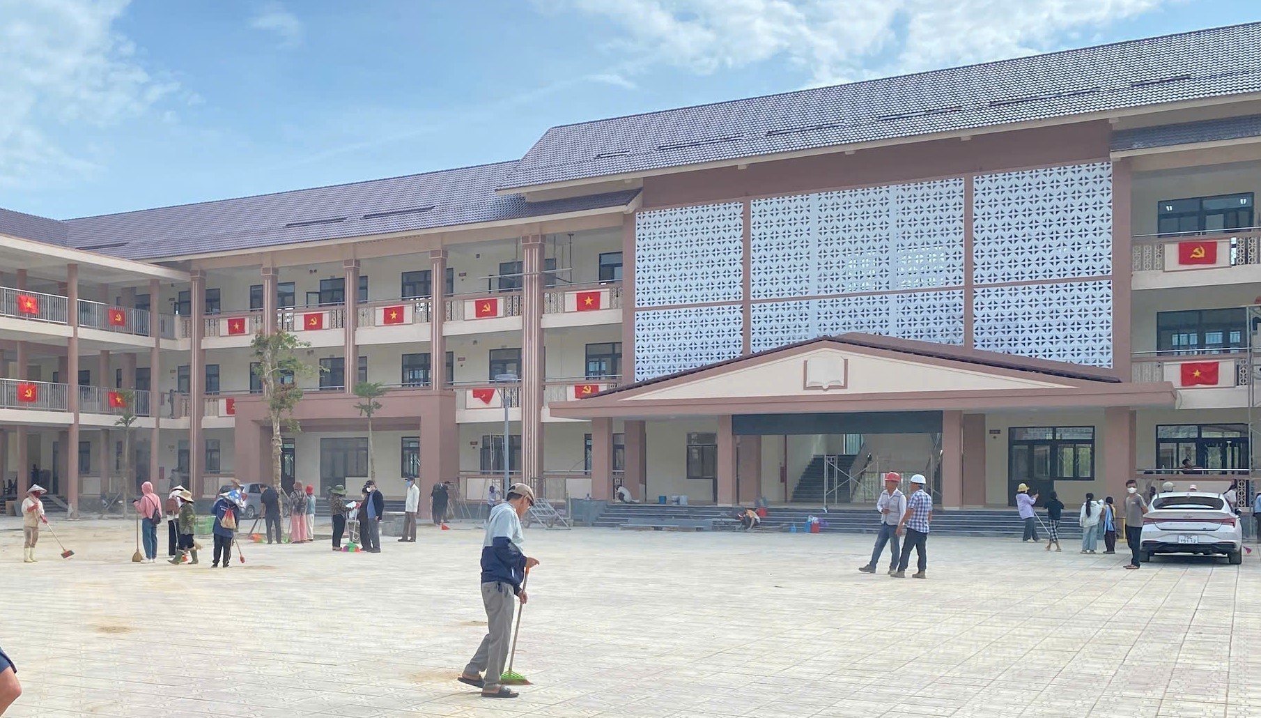 Trường nội trú liên cấp tại A Lưới - ảnh 1