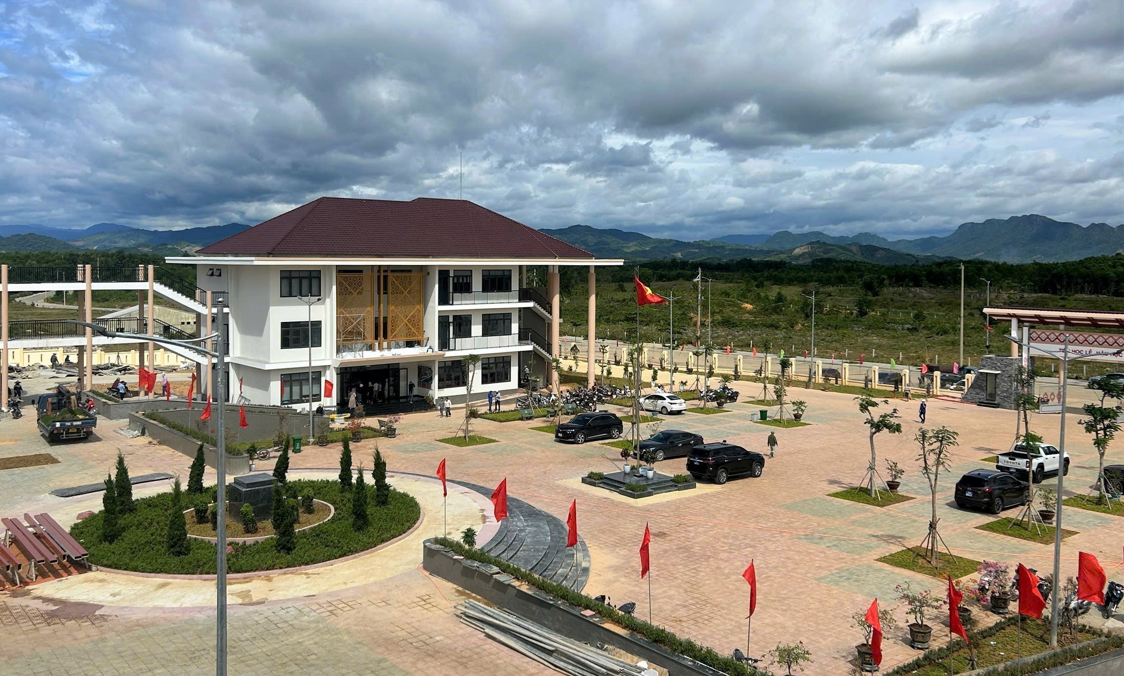 Trường nội trú liên cấp tại A Lưới - ảnh 12
