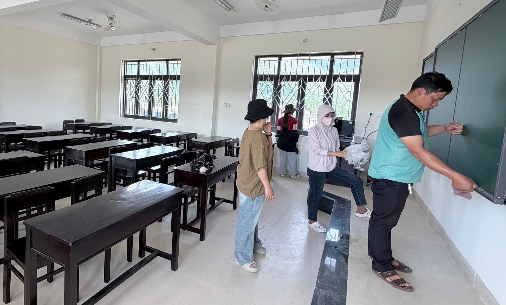 Trường nội trú liên cấp tại A Lưới - ảnh 8