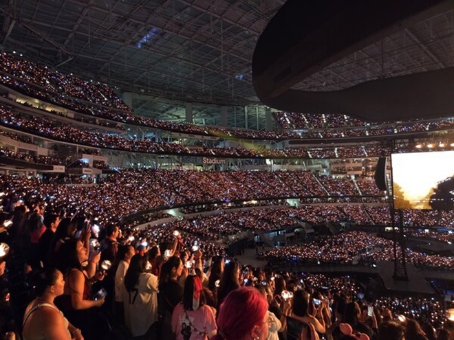 Los Angeles nhuộm đỏ trong "Tuần lễ BTS" - Ảnh 4. Los Angeles nhuộm đỏ trong "Tuần lễ BTS" - Ảnh 4.