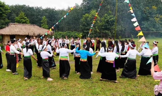 Vì một miền quê đáng sống: Tỏa sáng sắc Mường vùng biên Sa Loong - Ảnh 2.