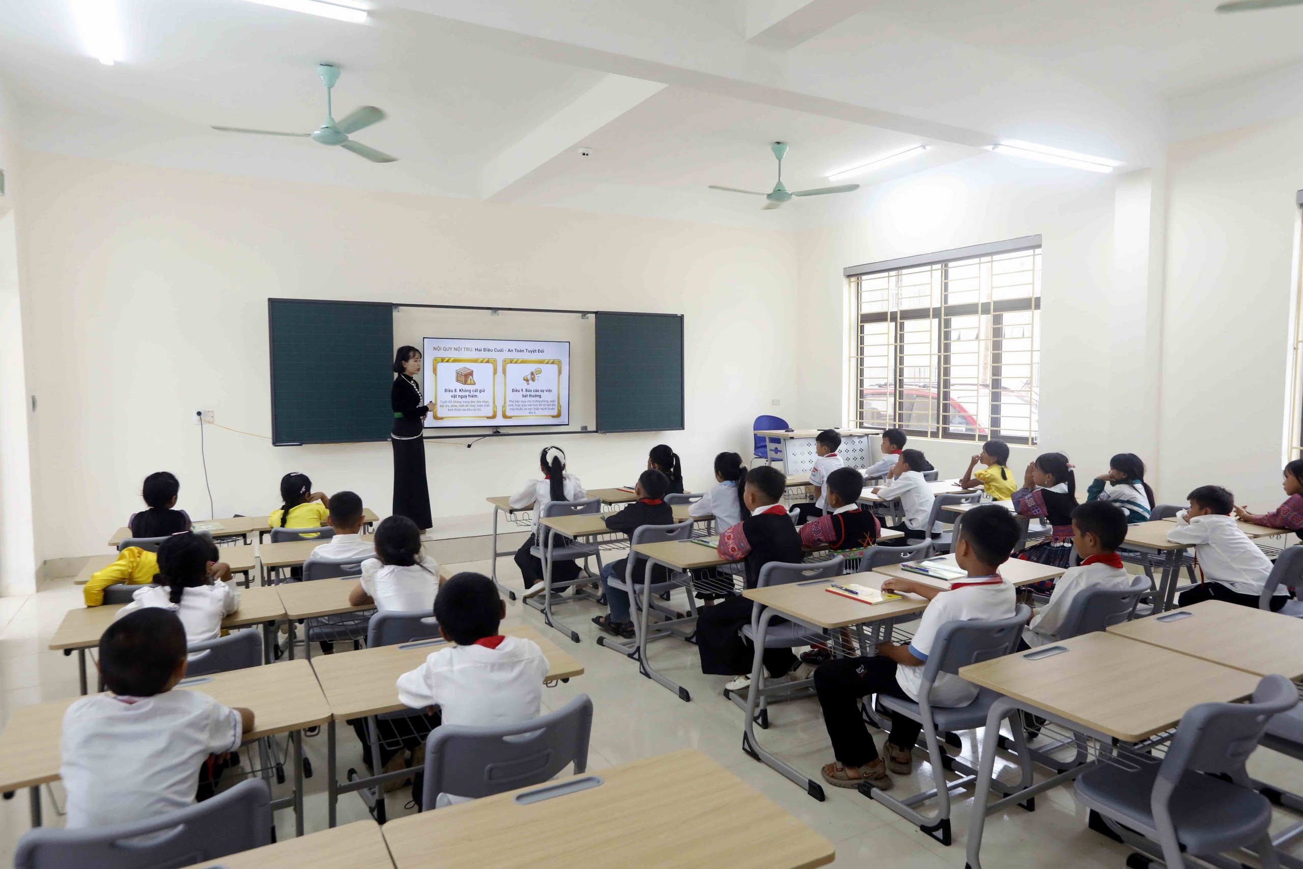 Trường nội trú mới tại khu vực biên giới - ảnh 6