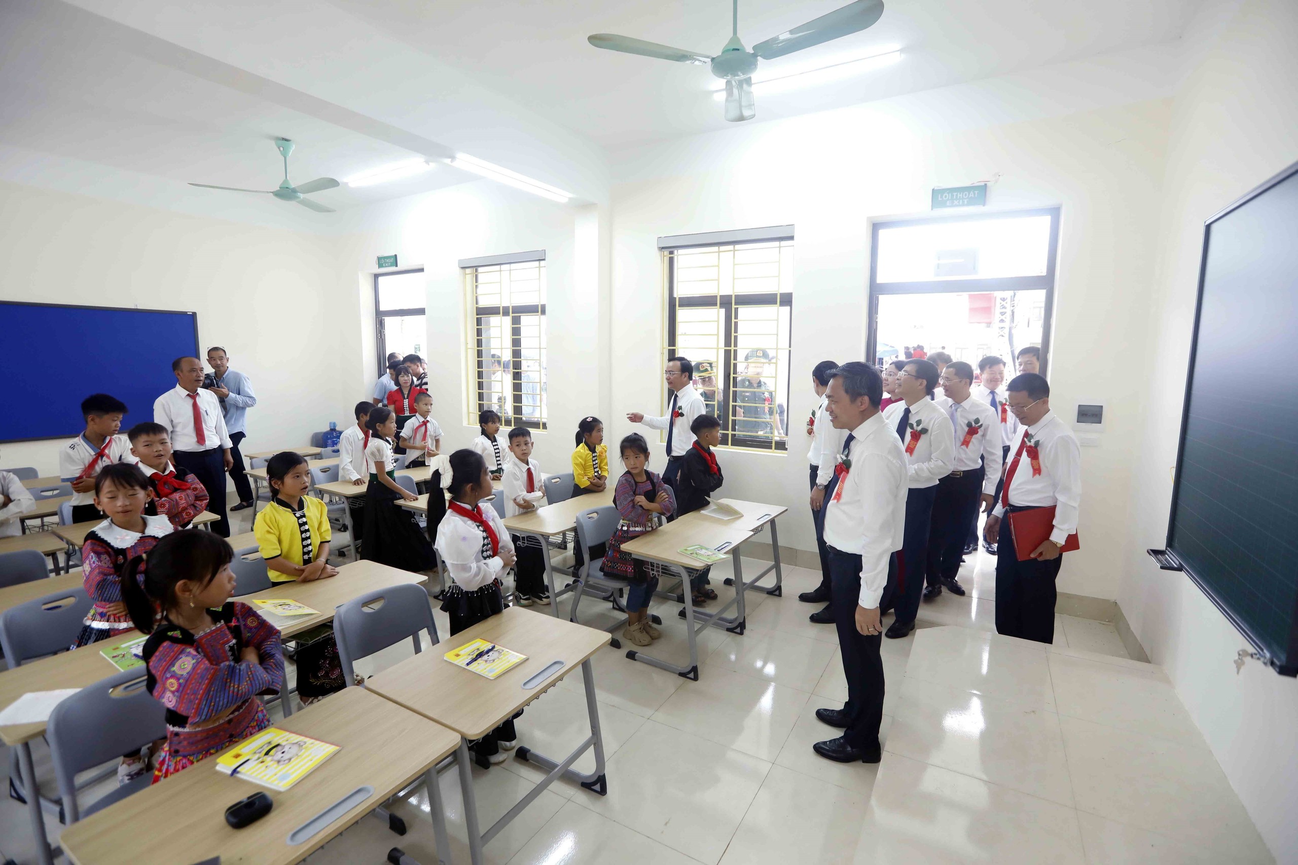 Trường nội trú mới tại khu vực biên giới - ảnh 7