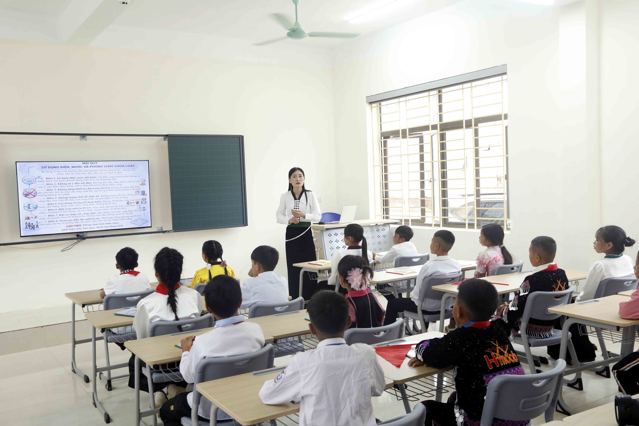 Trường nội trú mới tại khu vực biên giới - ảnh 8