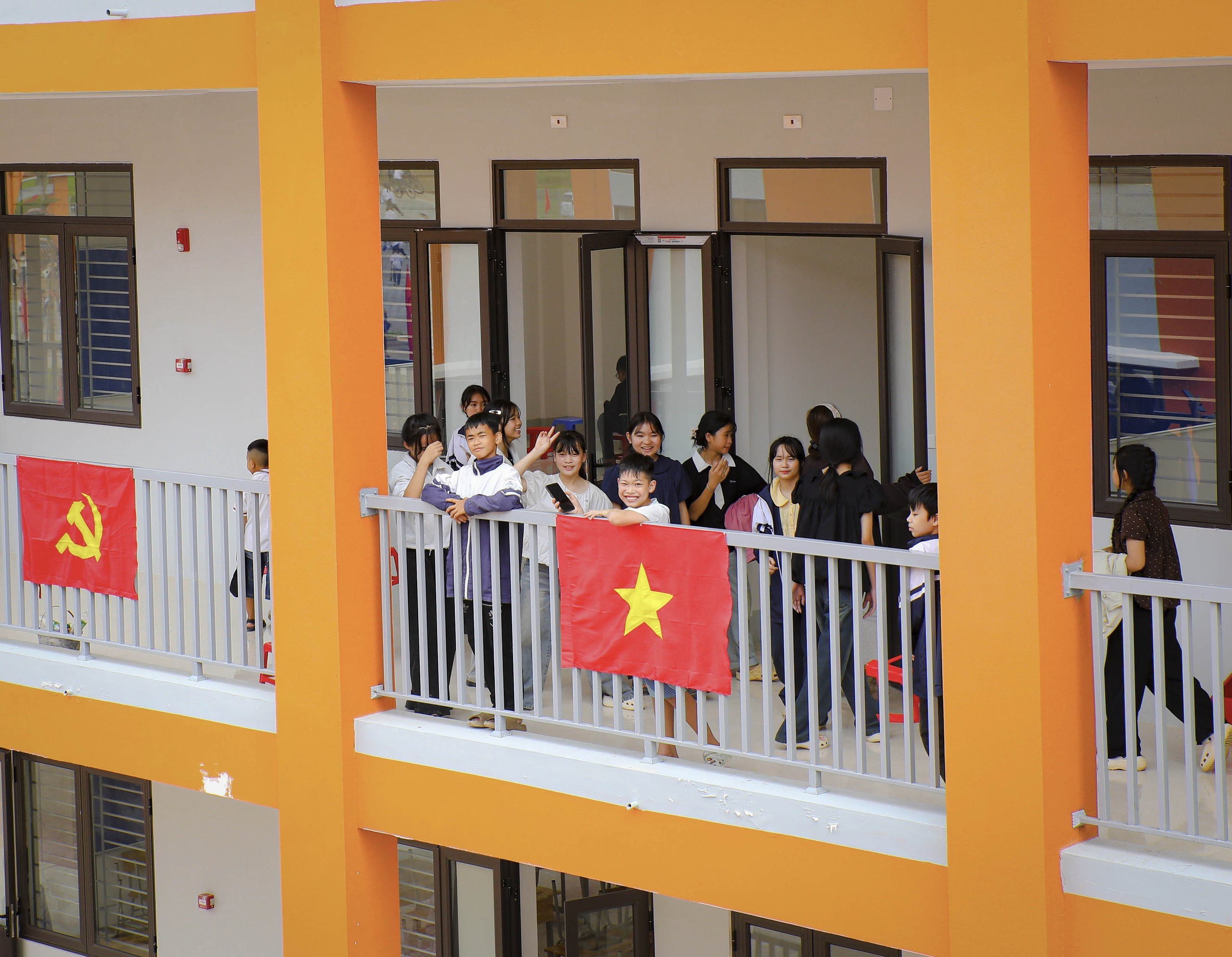 Trường Sam Mứn - ảnh 10