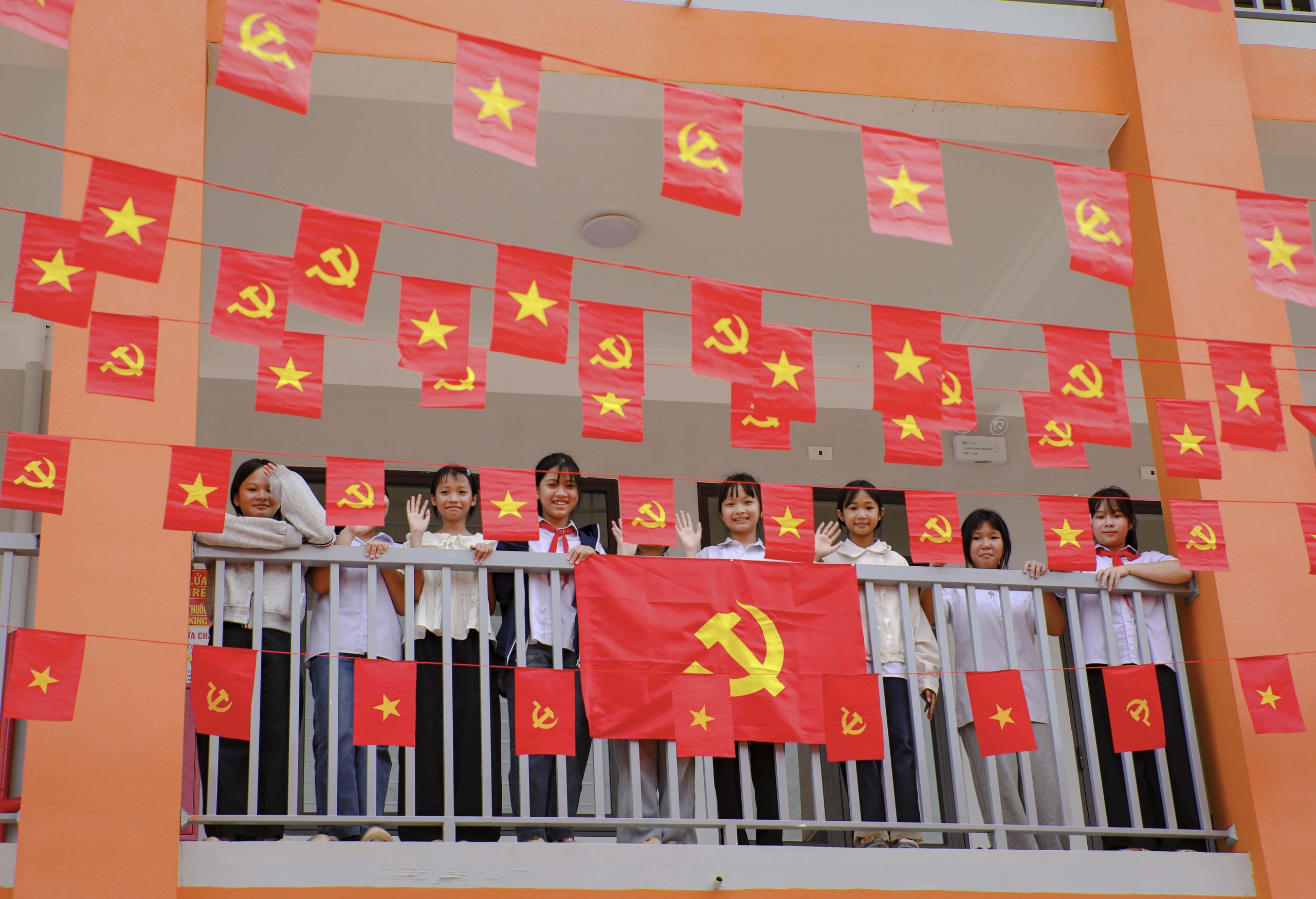 Trường Sam Mứn - ảnh 11