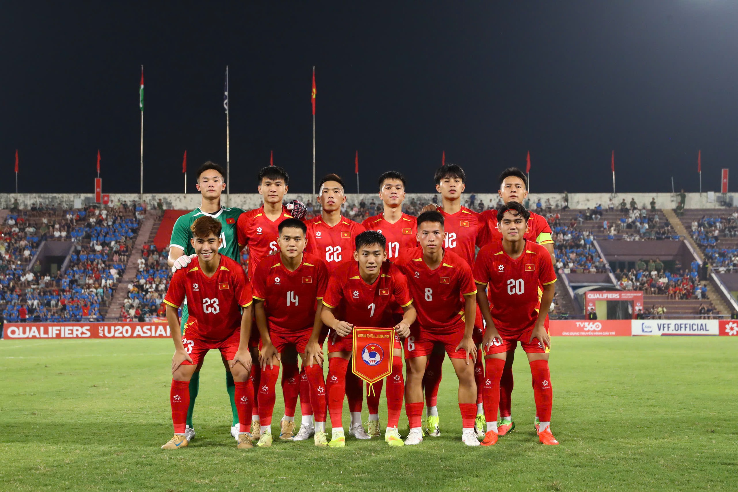 Từ ASEAN Cup đến Asian Cup: Bóng đá Việt Nam giờ chỉ có tiến lên - Ảnh 3. Từ ASEAN Cup đến Asian Cup: Bóng đá Việt Nam giờ chỉ có tiến lên - Ảnh 3.