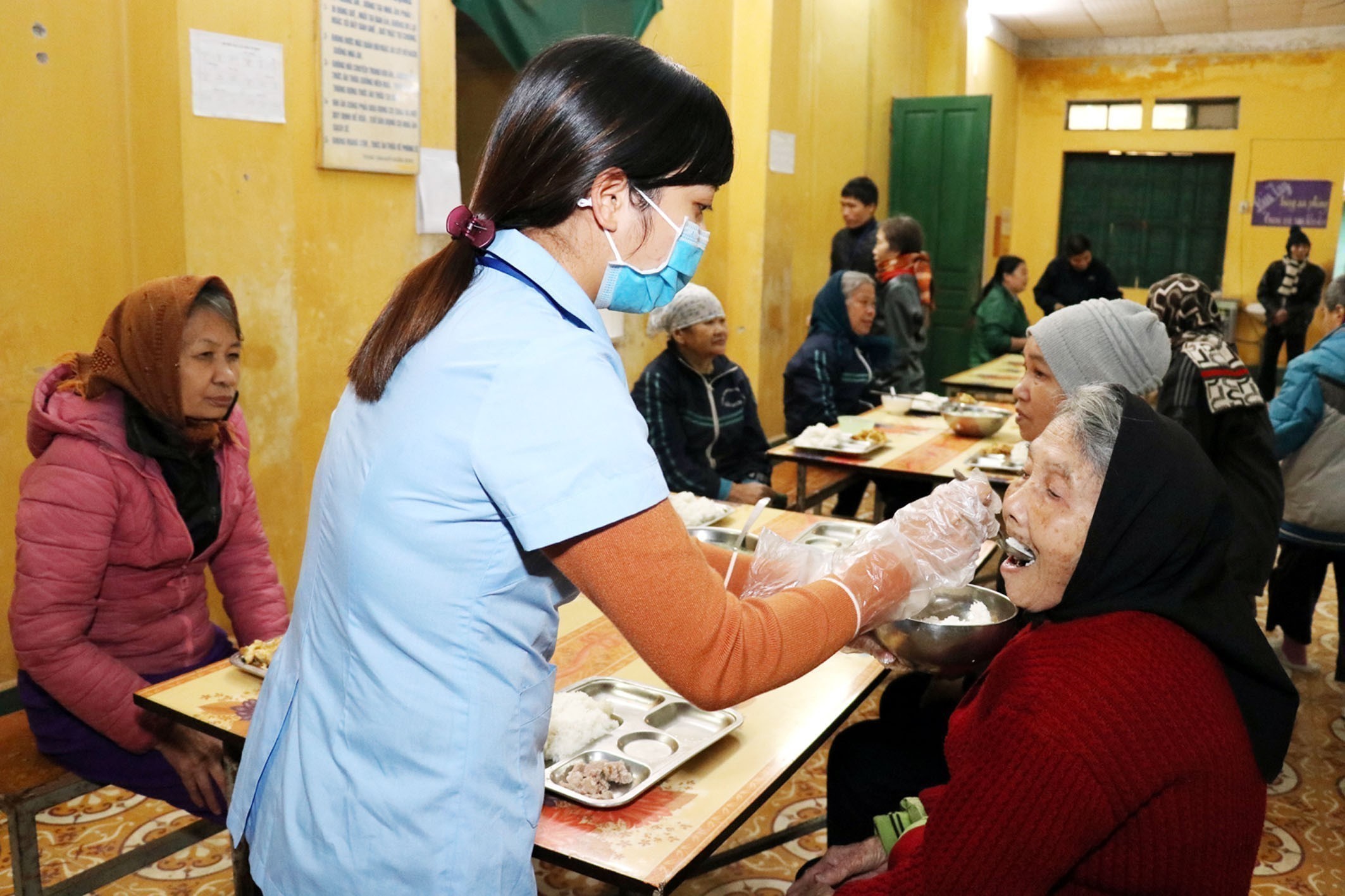 Chăm sóc người cao tuổi