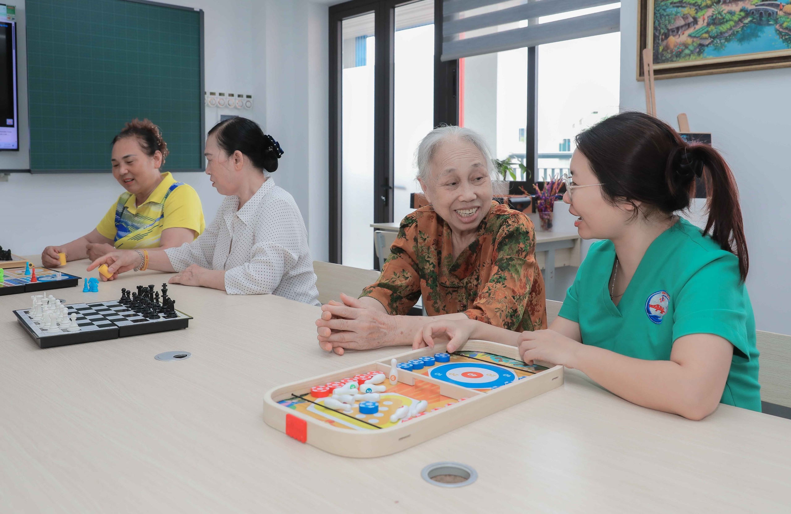Chăm sóc sức khỏe ban ngày cho người cao tuổi