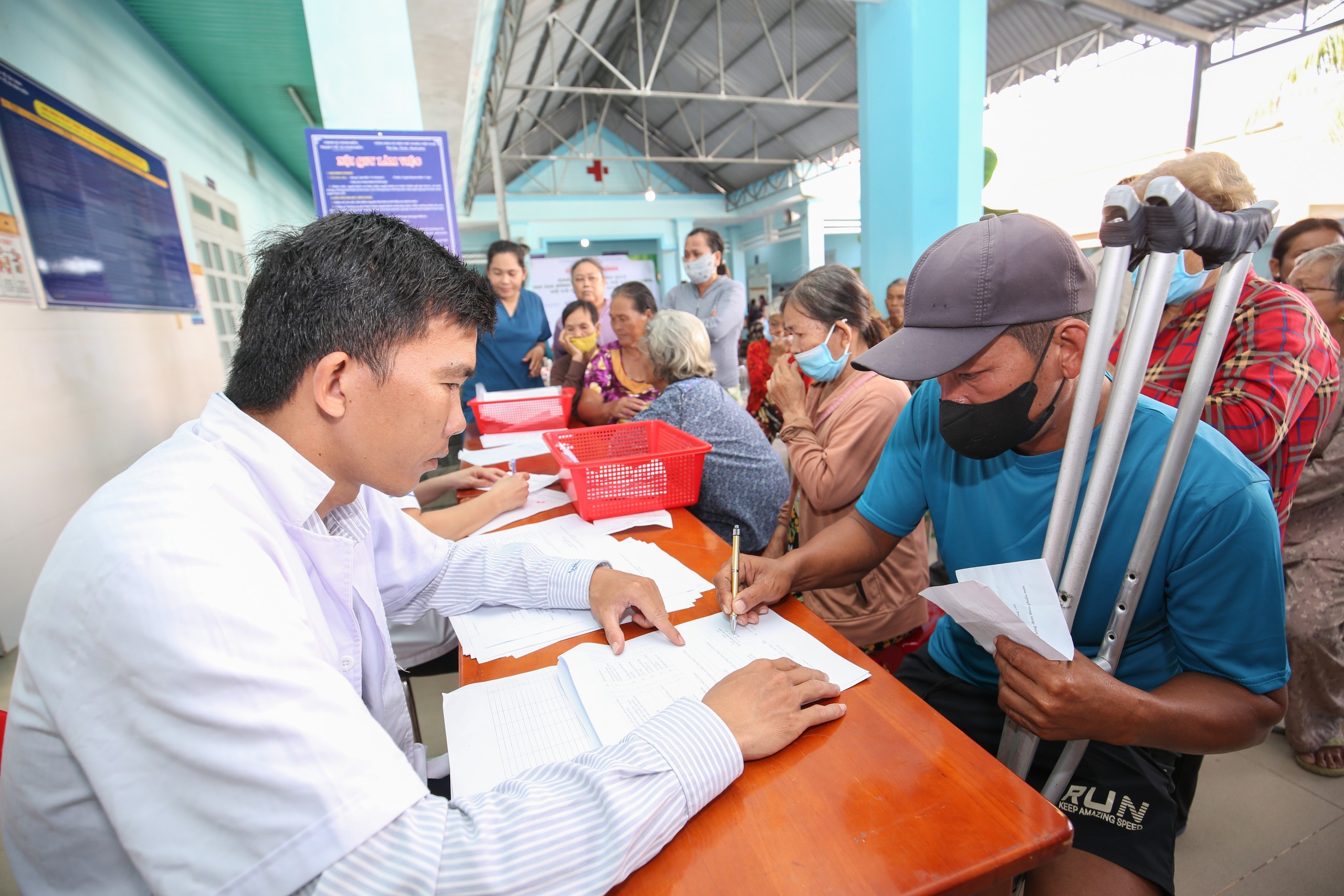 Chăm sóc sức khỏe nhân dân vùng biên