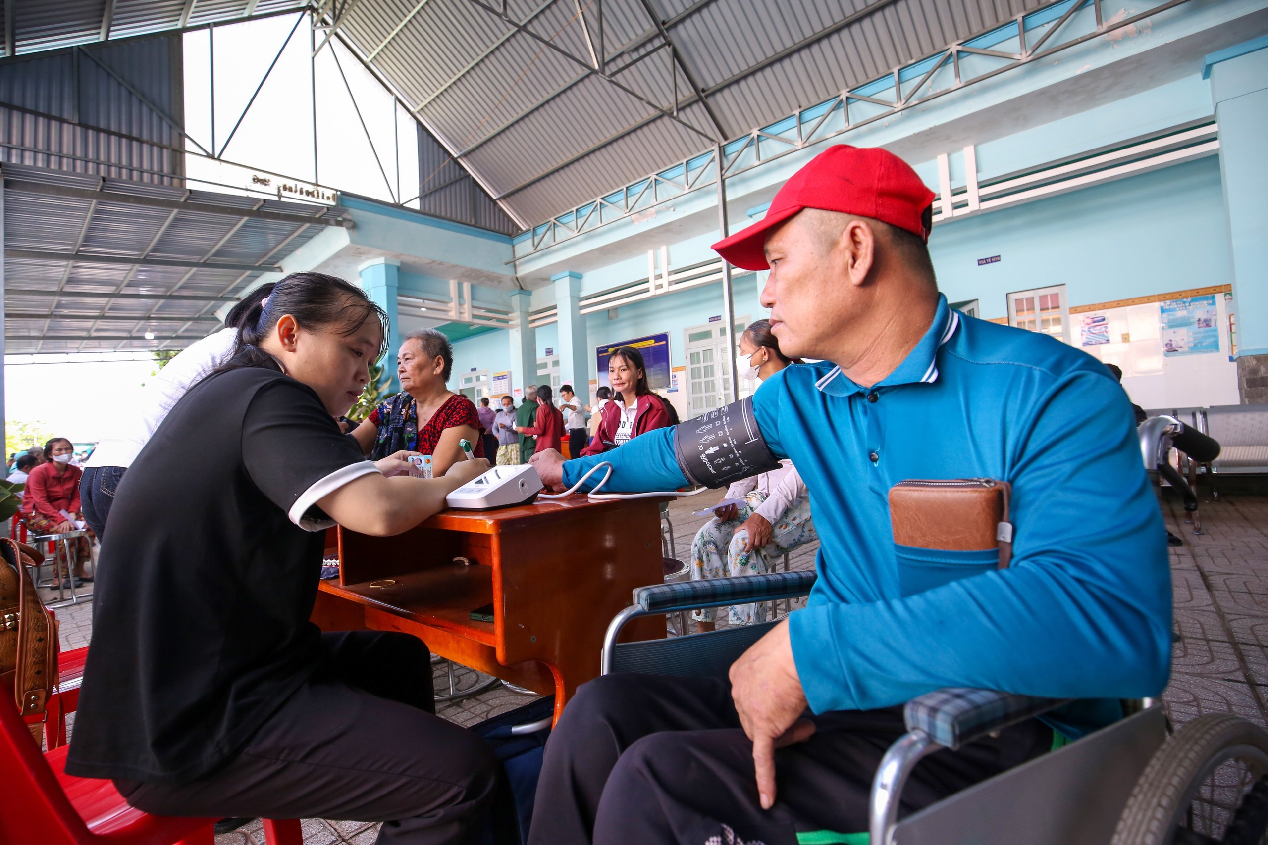 Chăm sóc sức khỏe nhân dân vùng biên