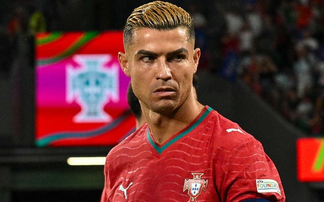 NÓNG: Ronaldo rời tuyển Bồ Đào Nha, cân nhắc từ giã sự nghiệp quốc tế