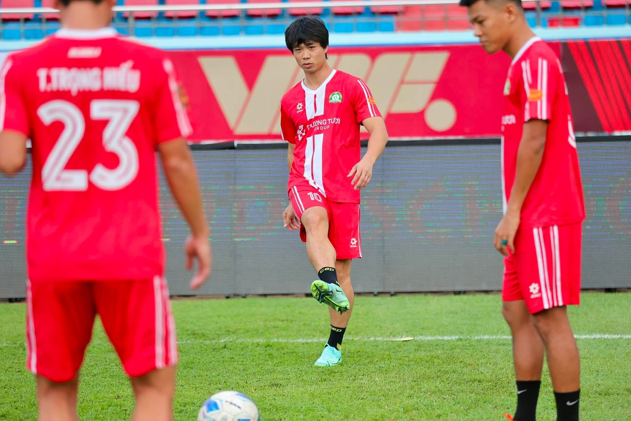 Tin nóng bóng đá Việt hôm nay 5/9: U20 Việt Nam quyết tâm trước trận gặp U20 Iran; Duy Mạnh cập nhật tình hình chấn thương tại Mỹ - Ảnh 3.