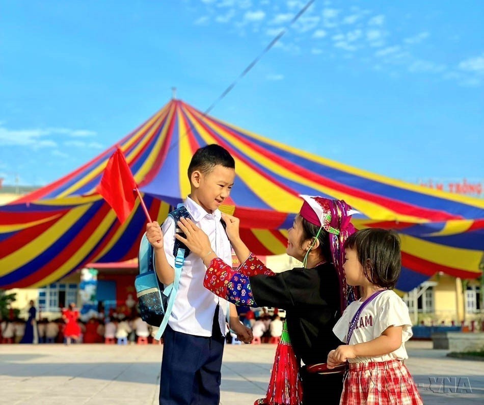 Khai giảng năm học mới - gieo những hạt mầm cho tương lai đất nước - Ảnh 3. Khai giảng năm học mới - gieo những hạt mầm cho tương lai đất nước - Ảnh 3.