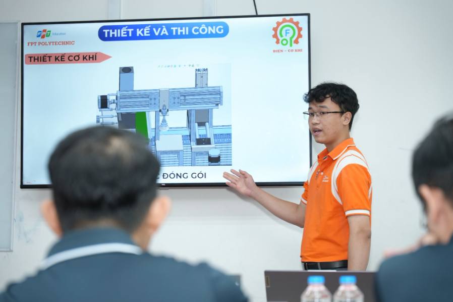 Sinh viên FPT Polytechnic tốt nghiệp từ những bài toán thật - Ảnh 4. Sinh viên FPT Polytechnic tốt nghiệp từ những bài toán thật - Ảnh 4.