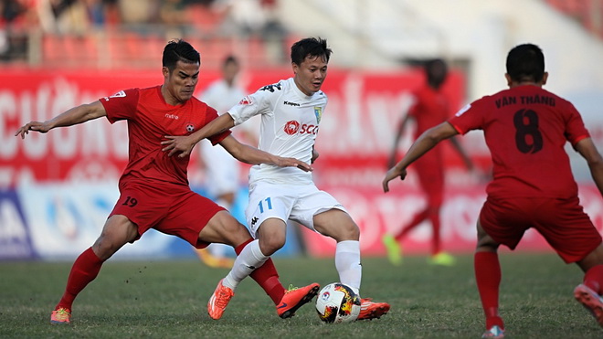 TRỰC TIẾP, Hà Nội 2-0 Hải Phòng: Văn Quyết nâng tỷ số trên chấm phạt đền (Hiệp 1)