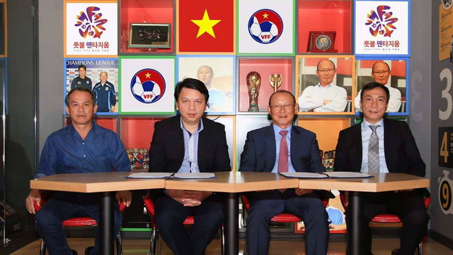 Ngày 14/10 VFF ký hợp đồng với HLV Park Hang-seo